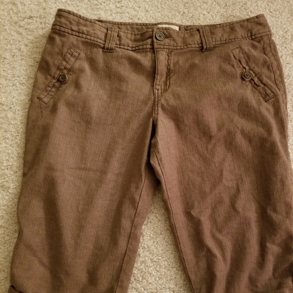 Aeropostale Size 13/14 Tan striped capris
